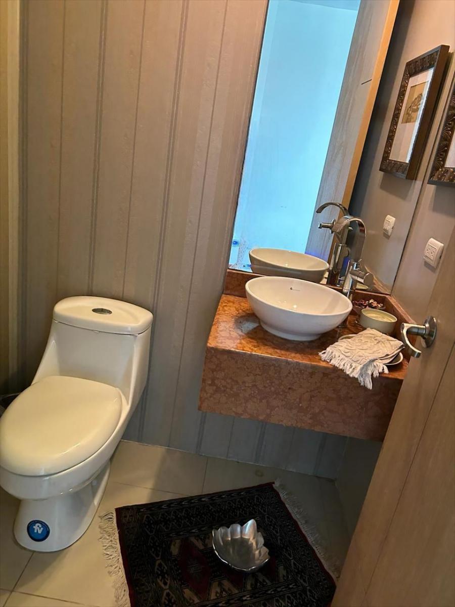 Vendo. Vía Samborondon. Precioso Departamento. Balcón. Planta Baja, Guayas — imagen 3