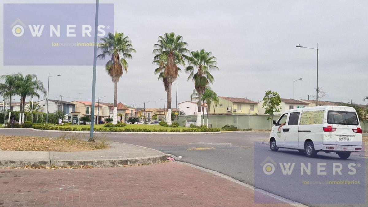 Venta de Casa Urbanización Metrópolis 2 (Vm), Guayas — imagen 8