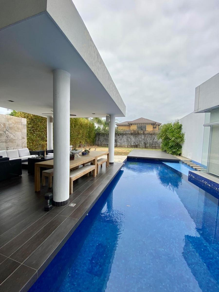 Linda Villa Minimalista en Venta $, Guayas — imagen 9