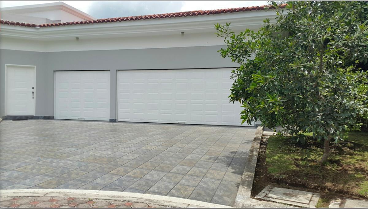 Cumbaya. La Primavera Alta. Casa de Venta en Urb. Privada — imagen 9