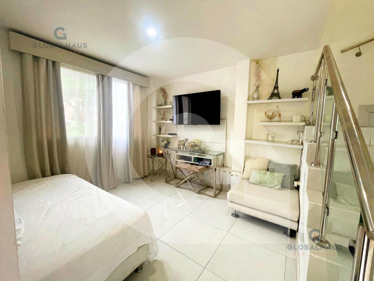 Venta de Casa con Terreno en Urbanización Compostela m. B. Guayas — imagen 4