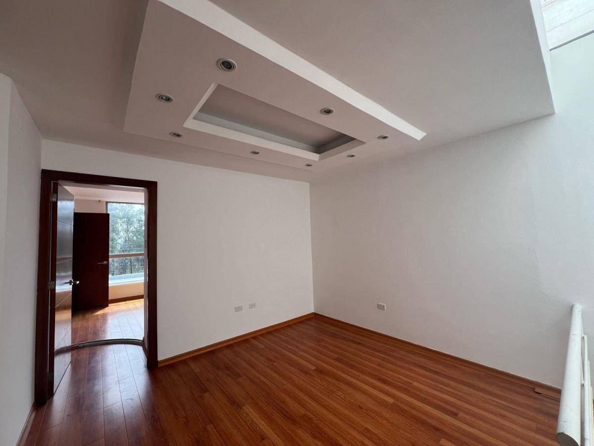Casa Esquinera Dentro de Conjunto en Sector El Condado — imagen 10