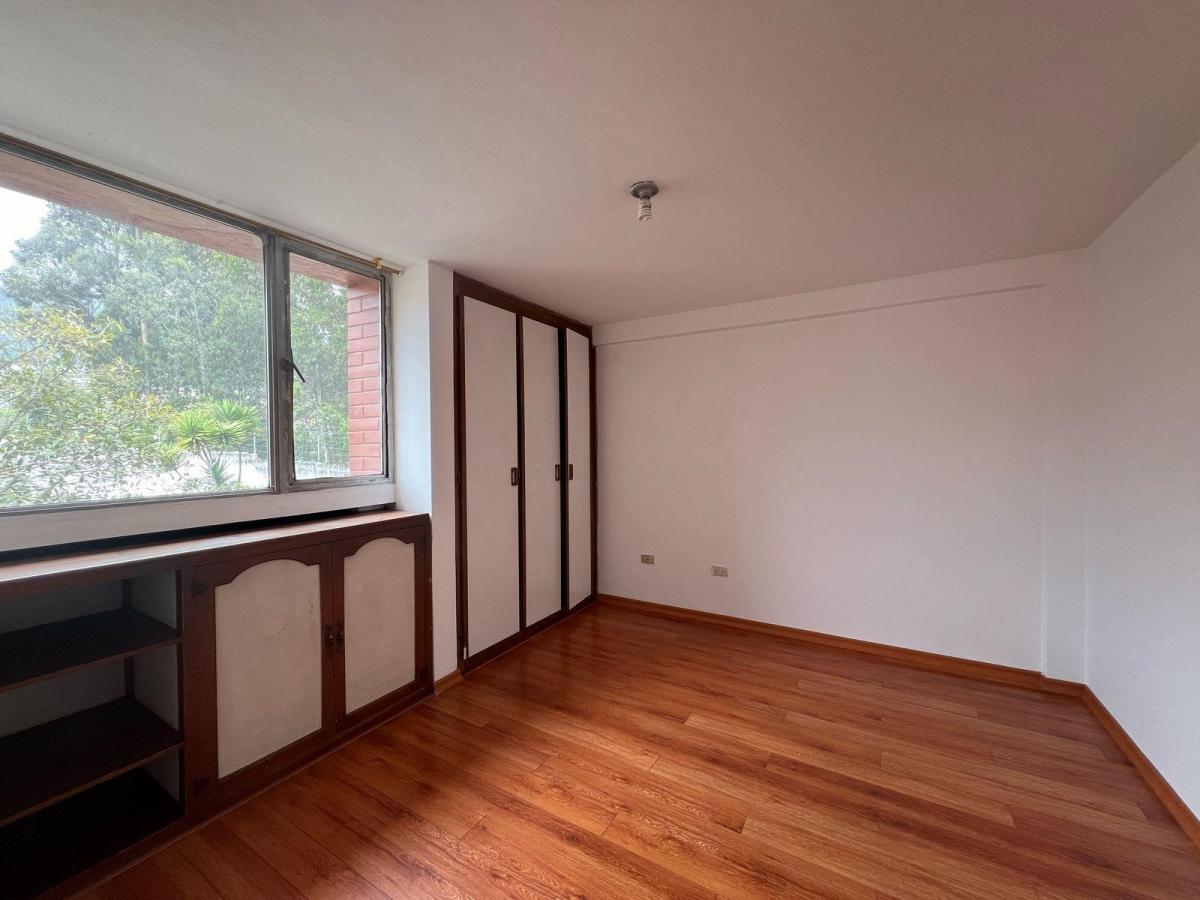 Casa Esquinera Dentro de Conjunto en Sector El Condado — imagen 7