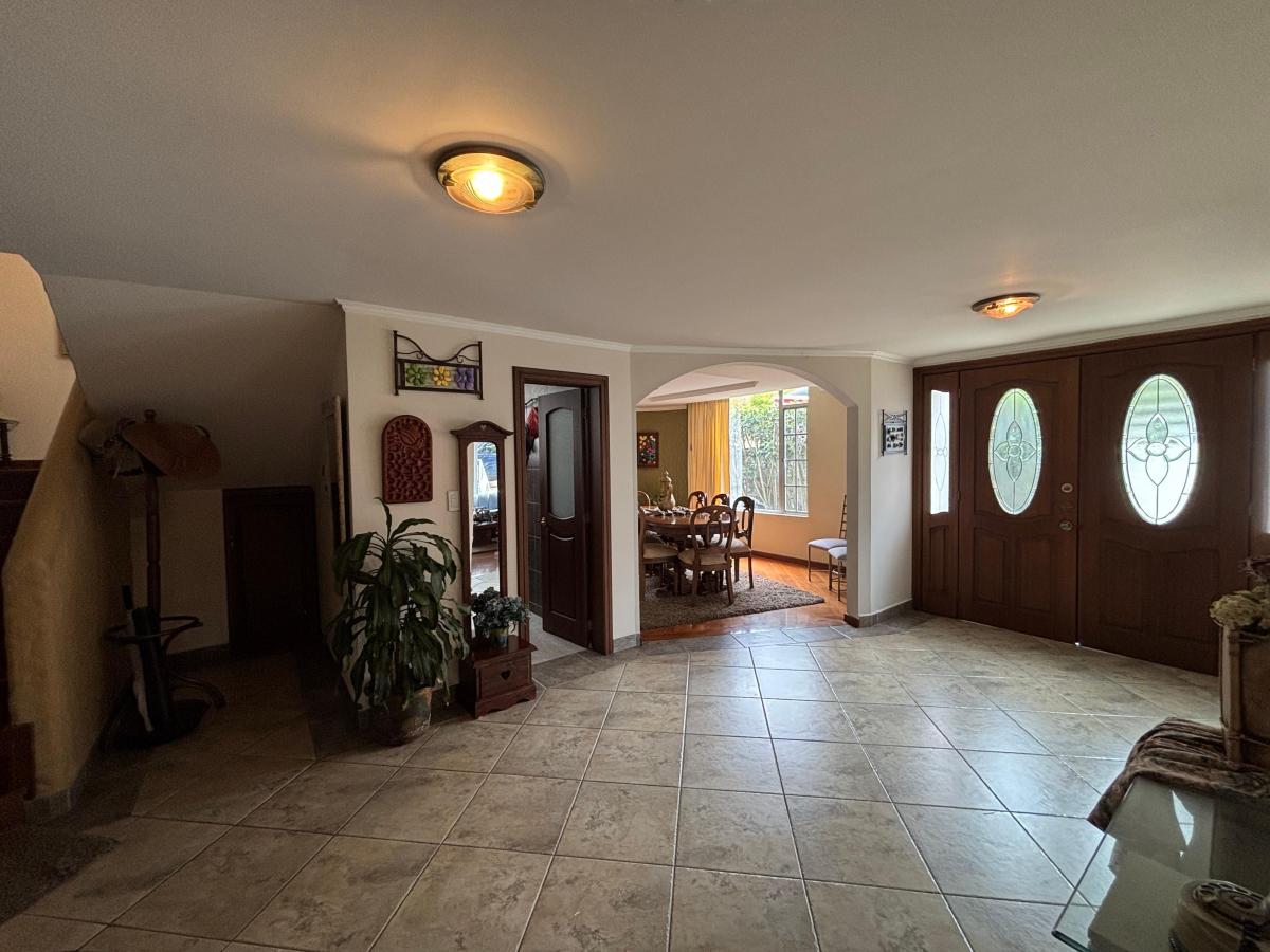 Venta Casa en San Juan de Cumbaya — imagen 8