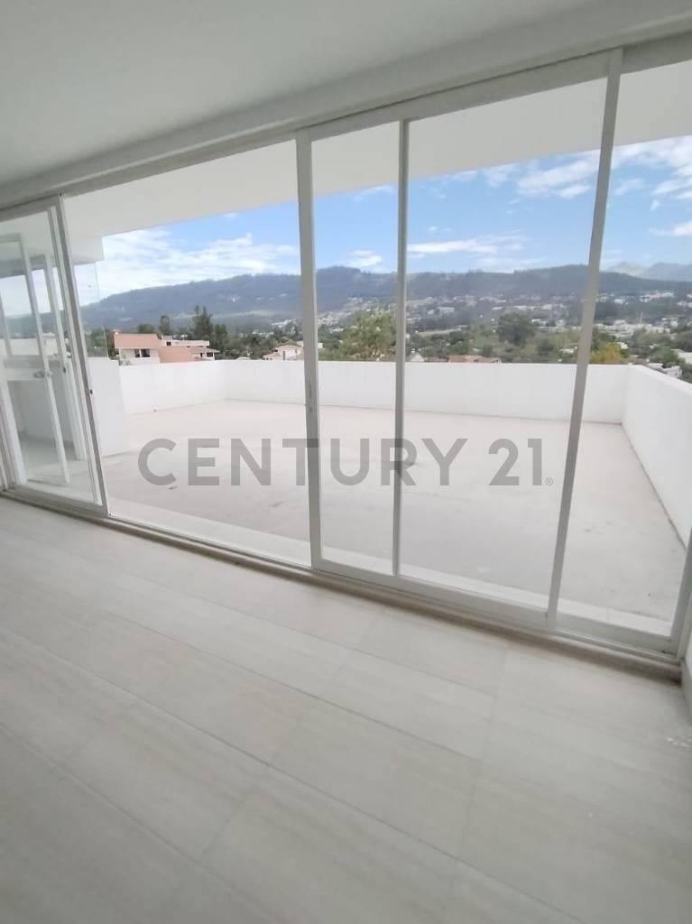 En Venta Hermoso Departamento con Balcon y Terraza en Cumbaya — imagen 10
