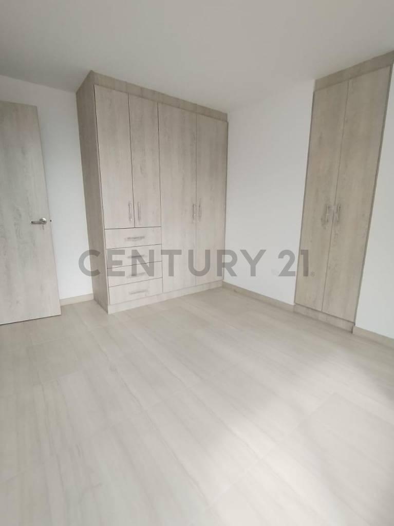 En Venta Hermoso Departamento con Balcon y Terraza en Cumbaya — imagen 8
