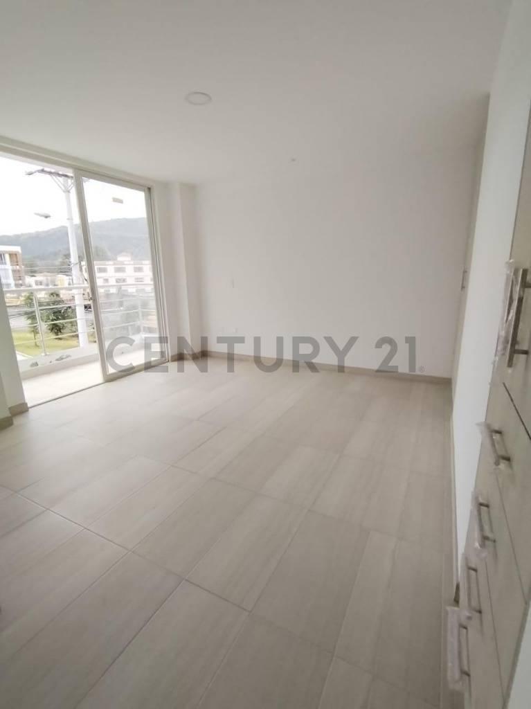 En Venta Hermoso Departamento con Balcon y Terraza en Cumbaya — imagen 5