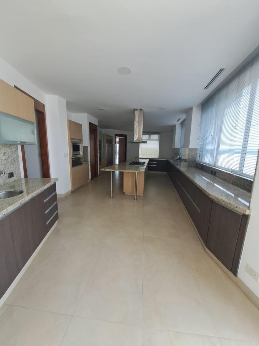 Departamento Exclusivo Vista Al Rio en Edificio Scala Tenis Club, Guayas — imagen 3