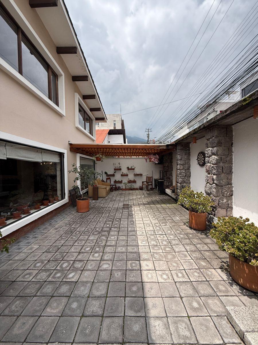 Propiedad en Venta - Quito Tenis - 870 m² — imagen 10