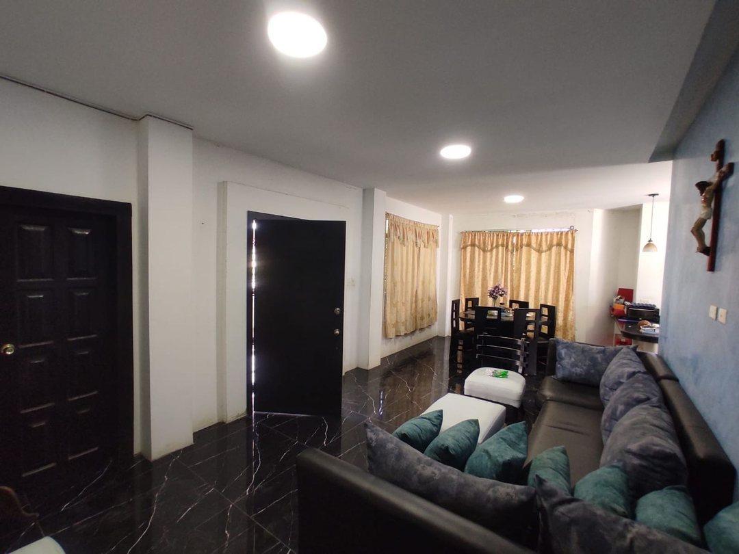 Casa Esquinera de Venta Sector Costa Azul Manta Ar, Manabí — imagen 9