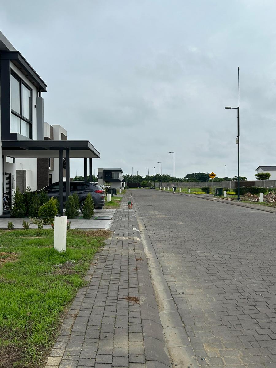 Terreno de 245 m² en Venta en Samborondón, Guayas — imagen 10