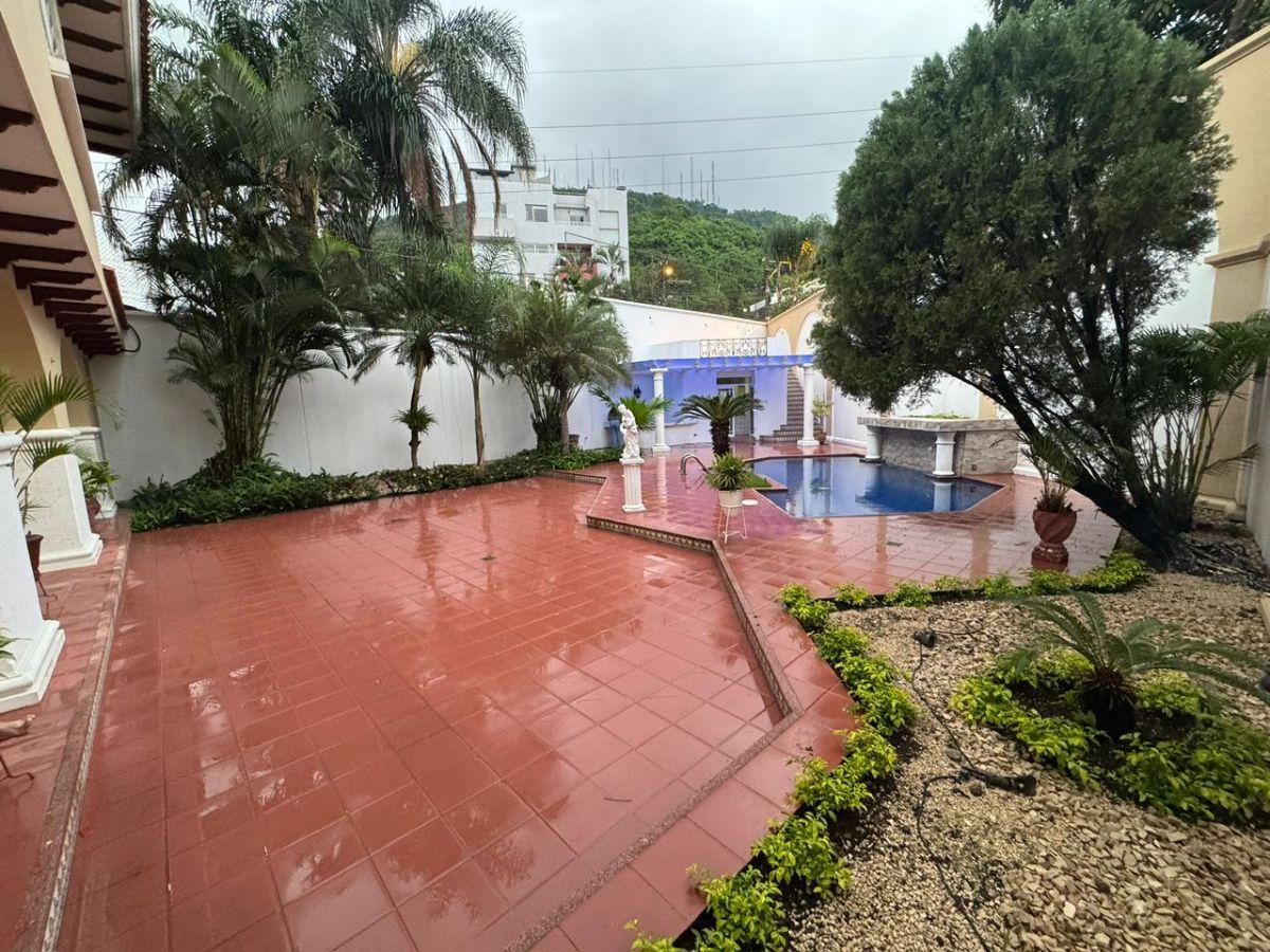 Amplia Casa en Venta en Urb. Los Olivos 3, Guayas — imagen 3