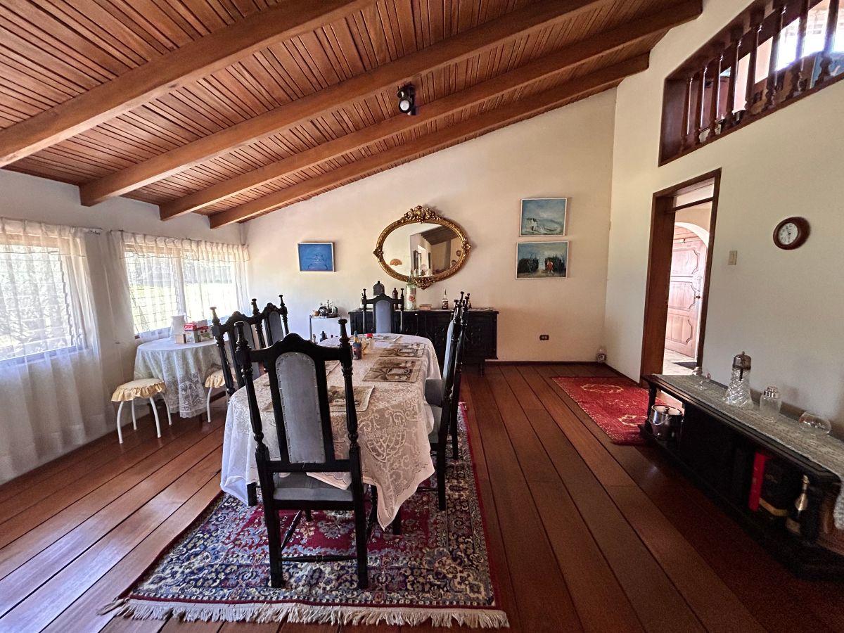 Espectacular Terreno con Casa en El Valle de Los Chillos — imagen 7