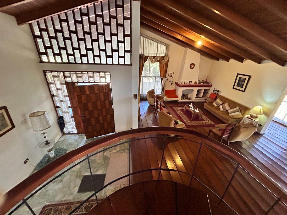 Espectacular Terreno con Casa en El Valle de Los Chillos — imagen 4