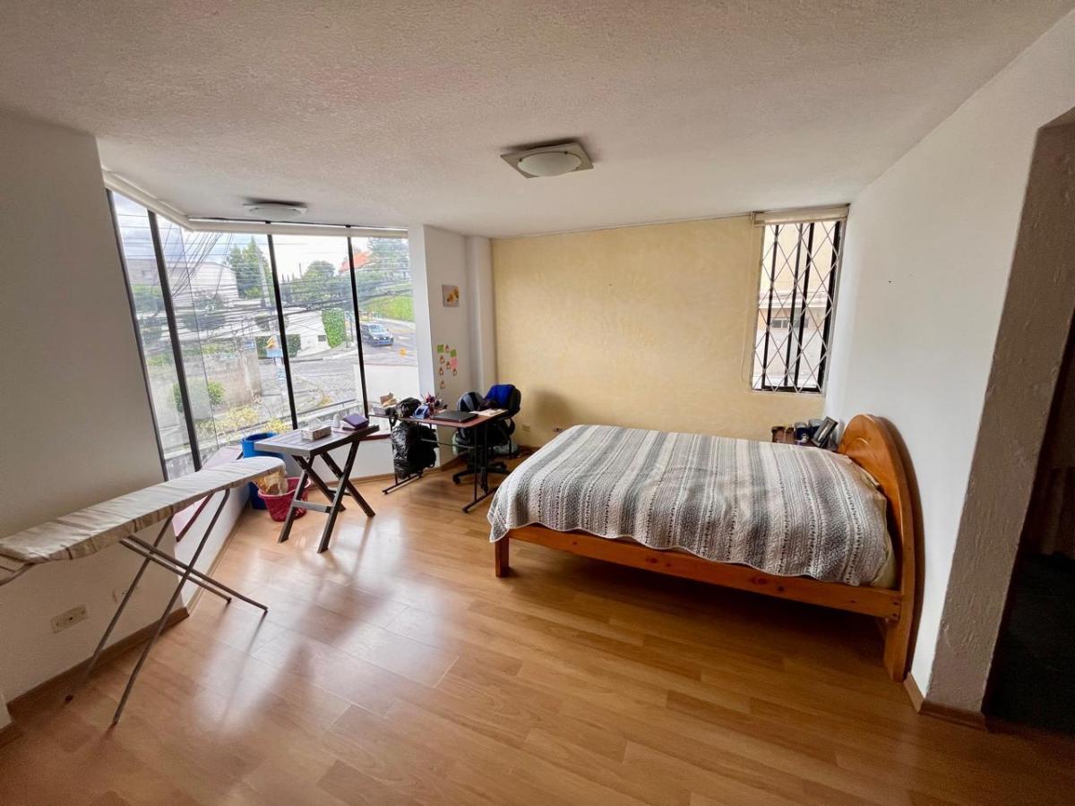 Venta Amplio Depar 3 Dorm 170 m² Monteserrin — imagen 3