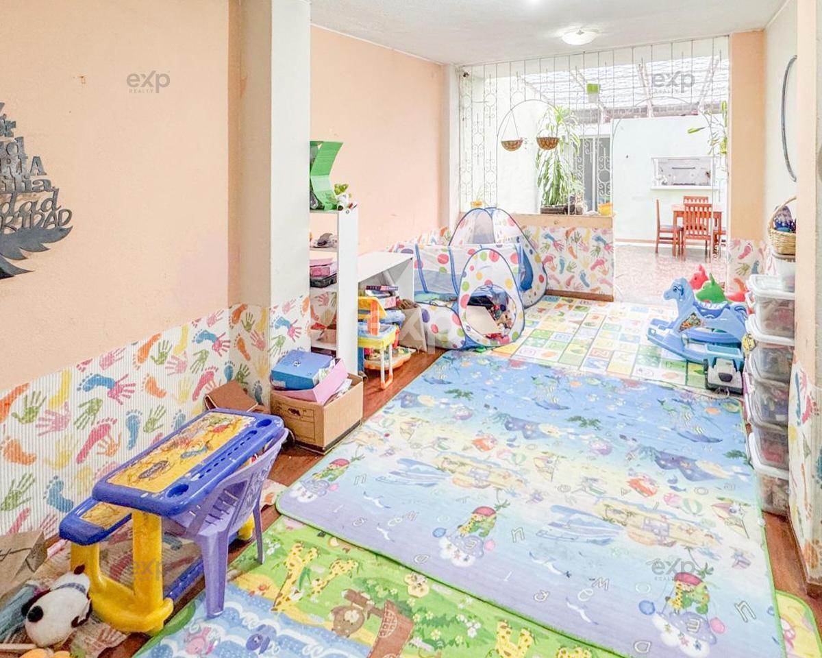 Amplia Casa en Venta – Sector La Kennedy, Quito — imagen 8