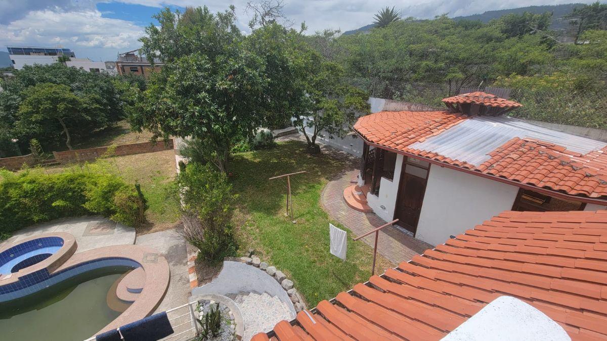 Casa con Terreno de Venta en El Sector Nayon de 1300 m con Piscina — imagen 9