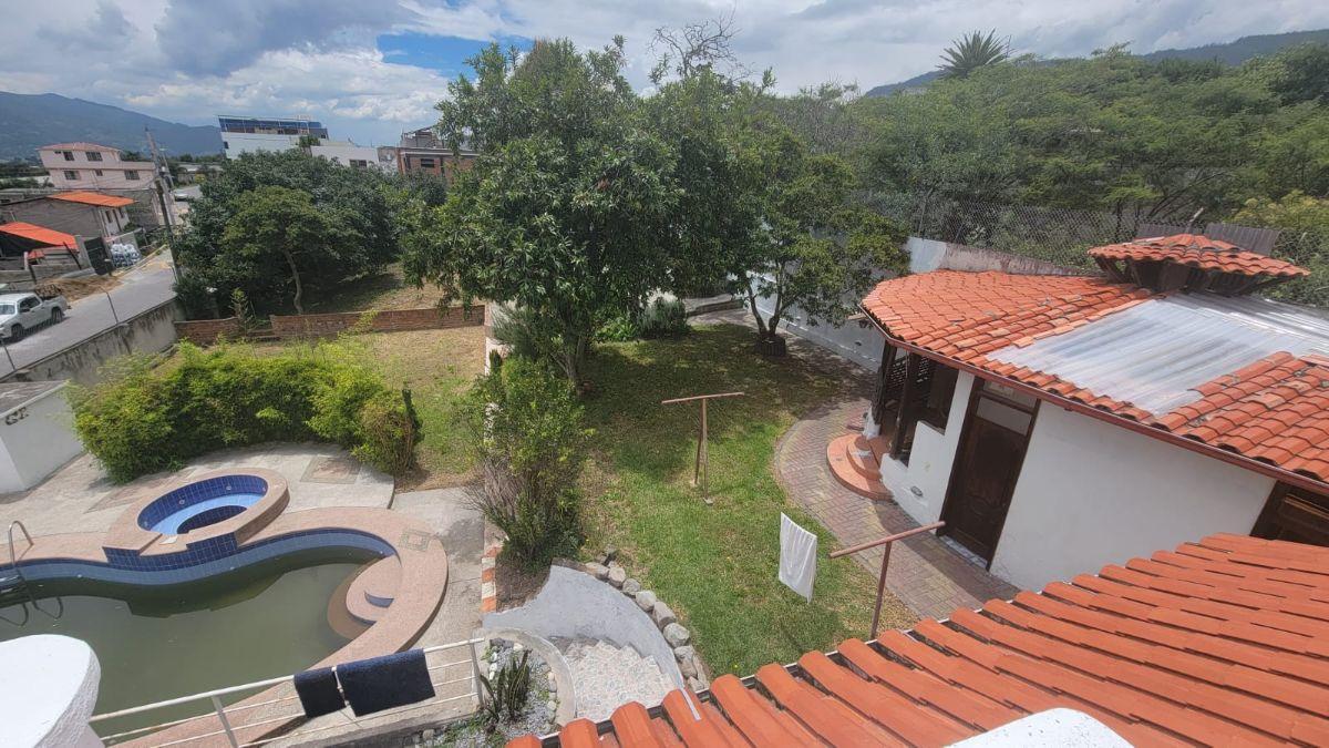 Casa con Terreno de Venta en El Sector Nayon de 1300 m con Piscina — imagen 7