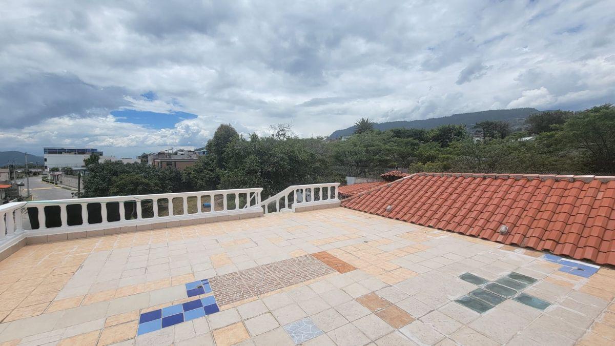 Casa con Terreno de Venta en El Sector Nayon de 1300 m con Piscina — imagen 6