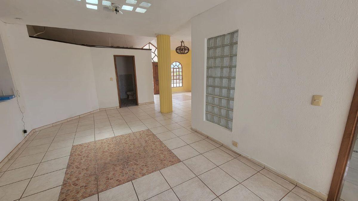 Casa con Terreno de Venta en El Sector Nayon de 1300 m con Piscina — imagen 4