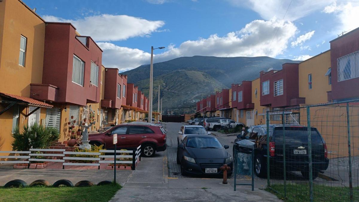 Mitad del Mundo, Casa en Conjunto San Eduardo, Vía a Calacalí — imagen 9
