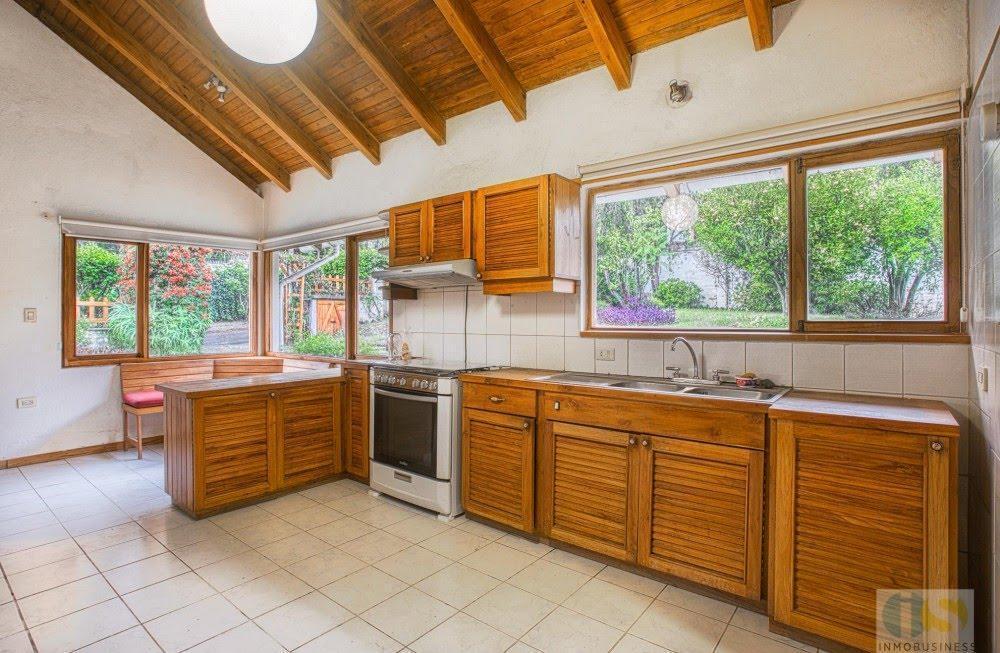 Venta de Casa con 3 Dorm. en Tumbaco - Urbanización Privada — imagen 4