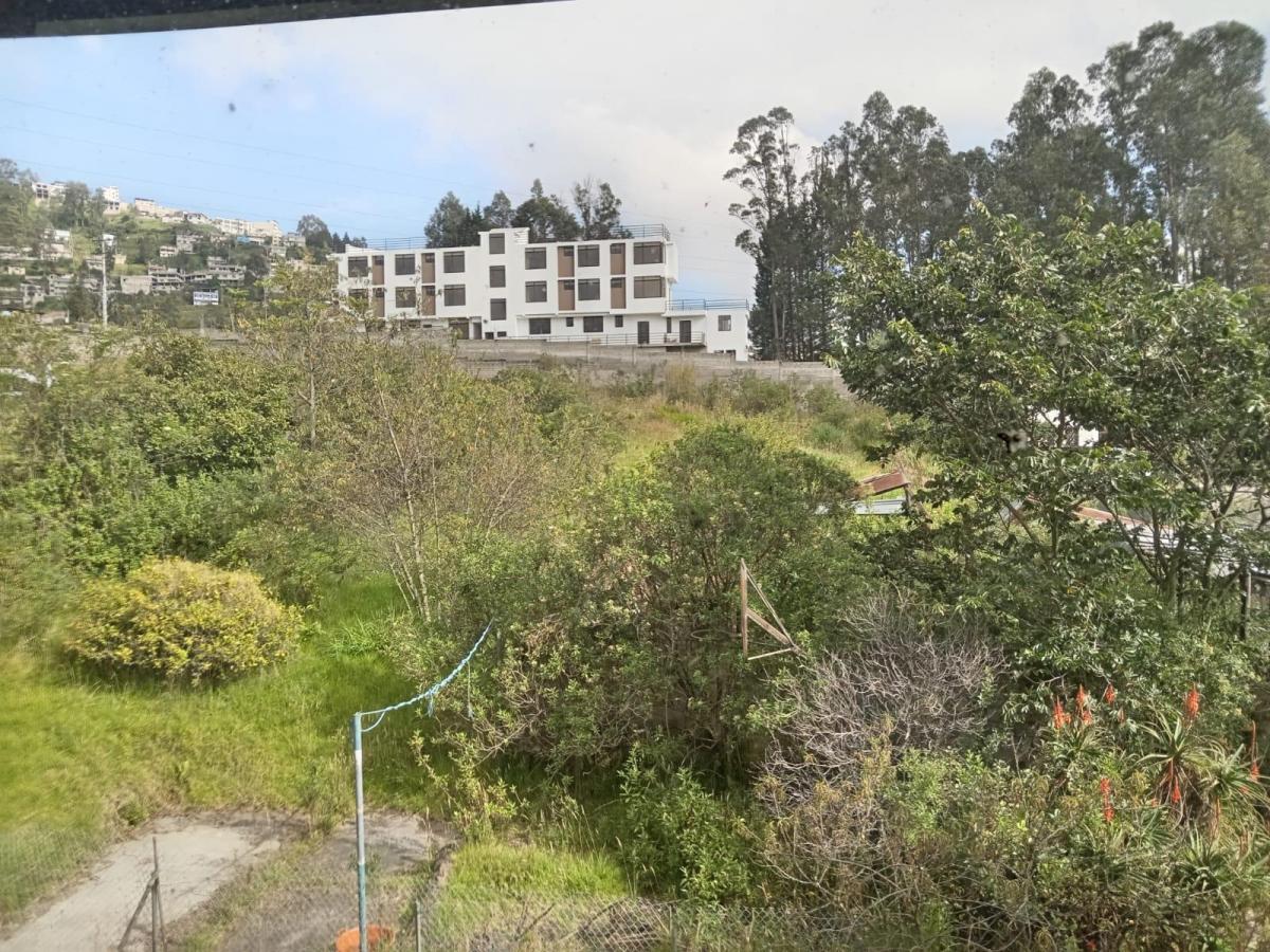 Vendo Casa con Terreno en Conocoto Urb. Monserrath — imagen 10