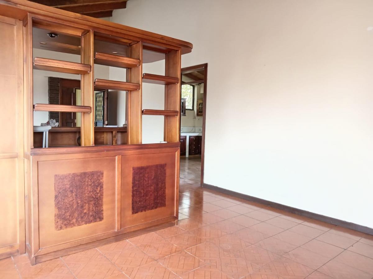 Vendo Casa con Terreno en Conocoto Urb. Monserrath — imagen 9