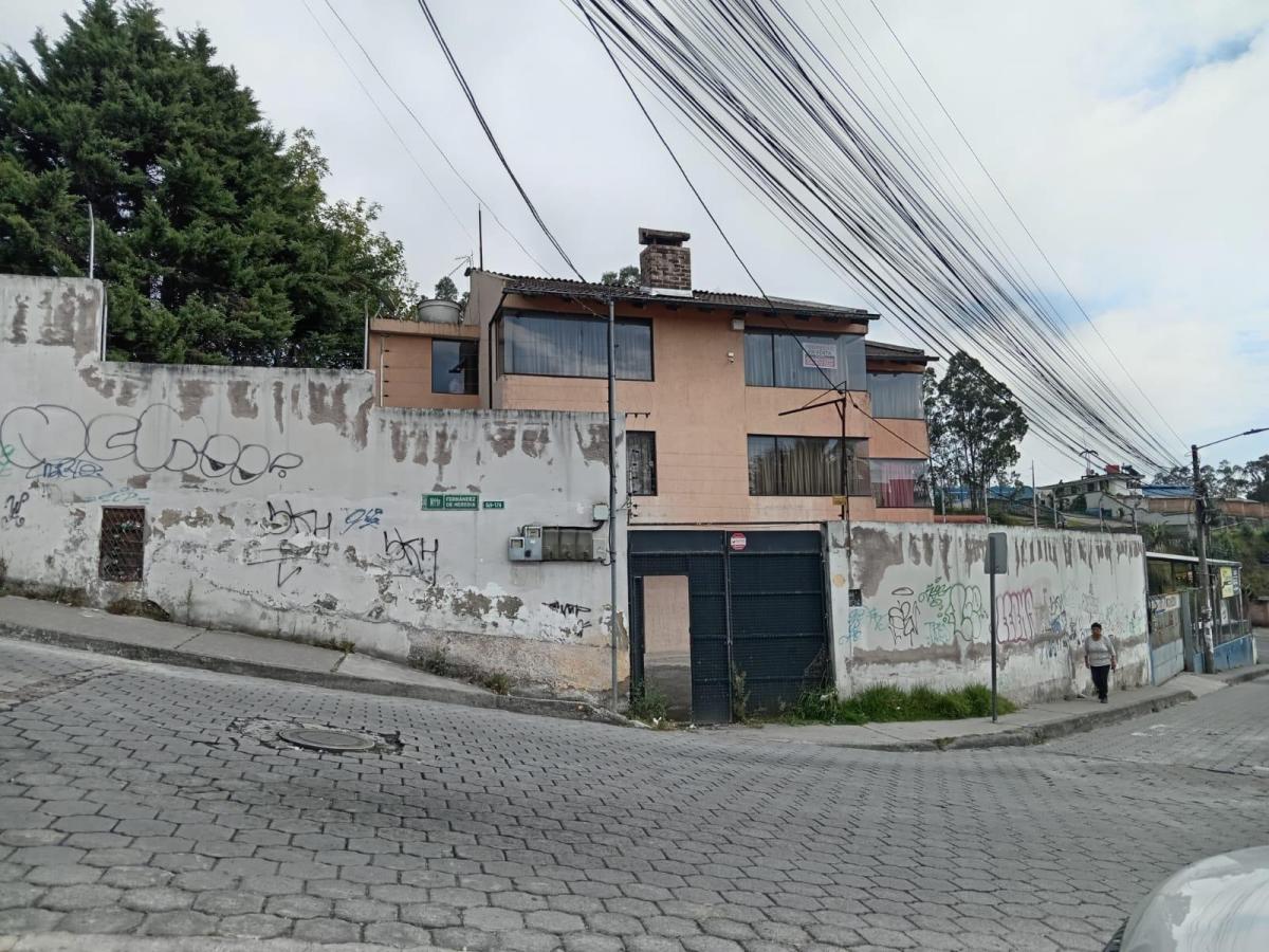 Vendo Casa con Terreno en Conocoto Urb. Monserrath — imagen 6