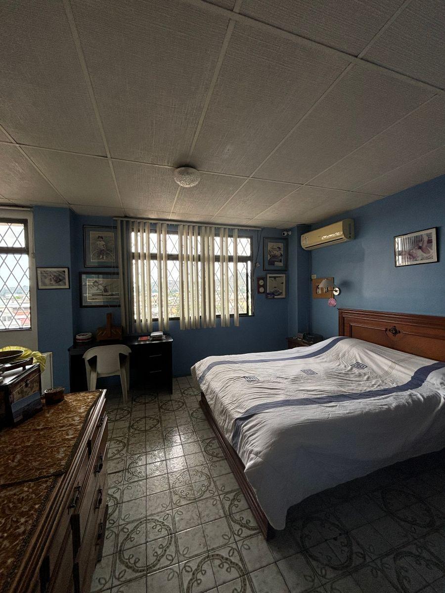 Venta de Departamento Loft de 2 Pisos + Suite + Terraza Panorámica y Garaje en Lomas de Urdesa, Guayas — imagen 4