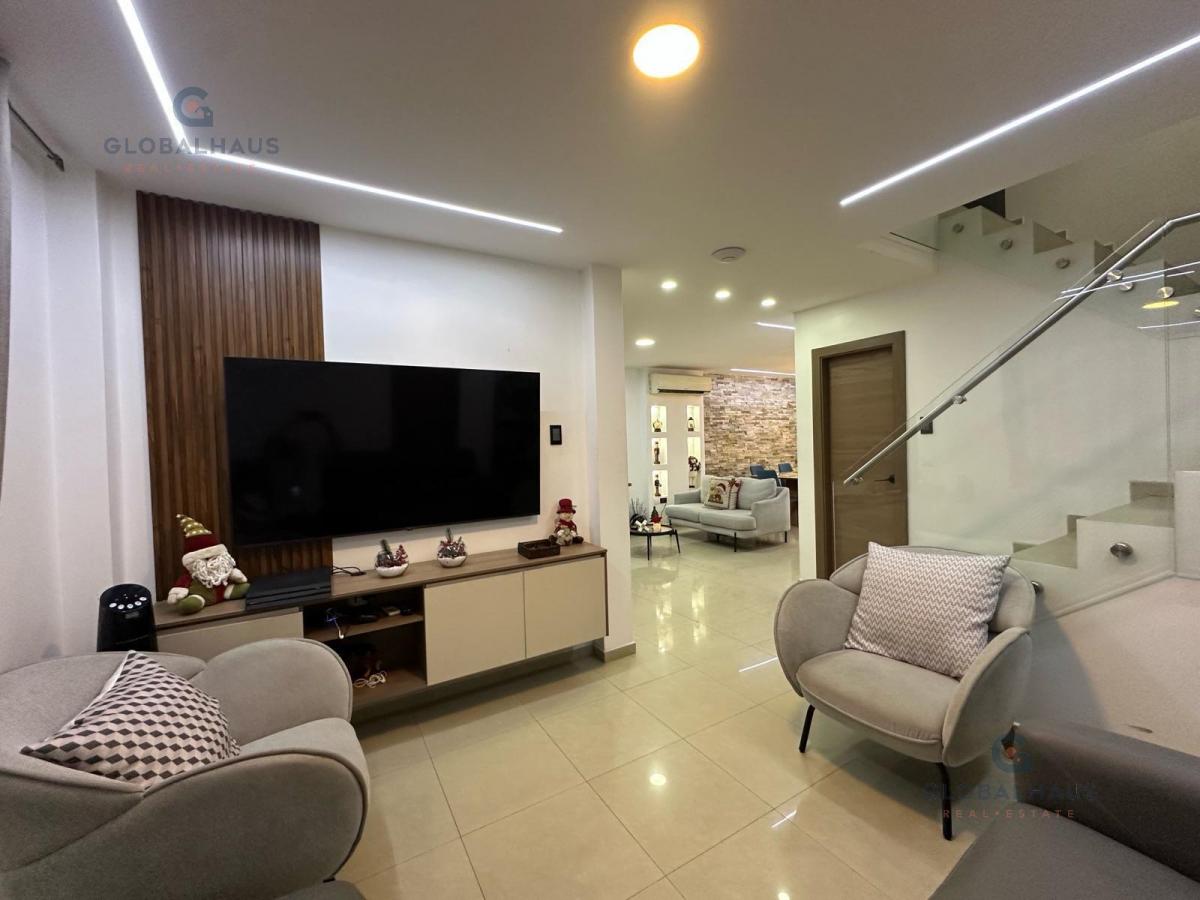 Casa en Venta con 4 Habitaciones - Area Bbq en Urb. Casa Club, Vía a La Costa. V. b. Guayas — imagen 8