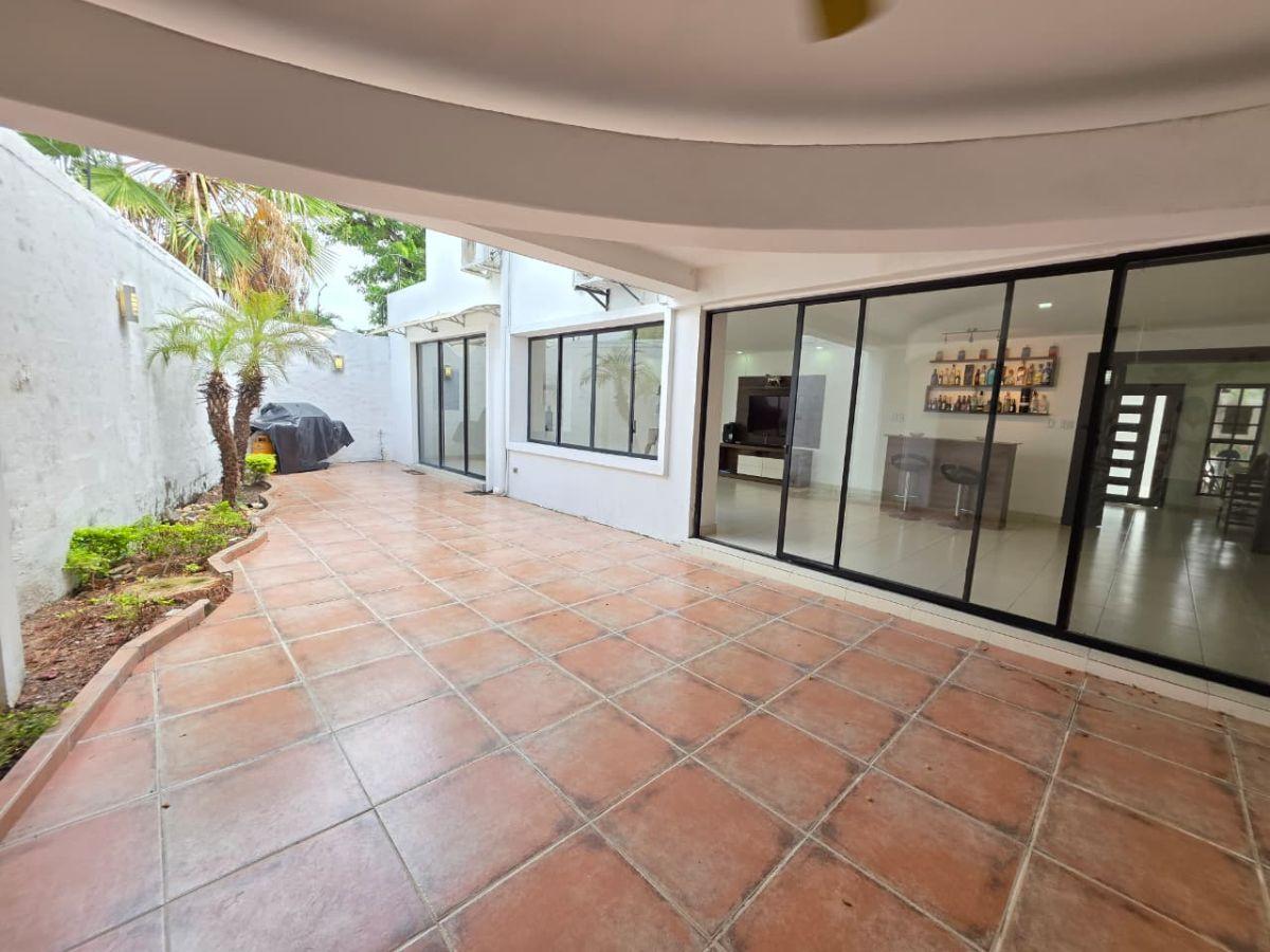Exclusiva Casa en Venta en Urb. Alamo Km 2.5 Samborondon, Guayas — imagen 8