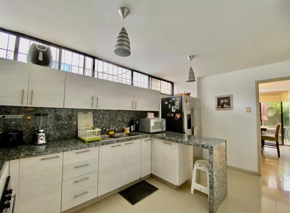 Vendo Departamento Amoblado Planta Baja Colinas de Los Ceibos Doble Patio 160 m² Condomin Cerrado, Guayas — imagen 5