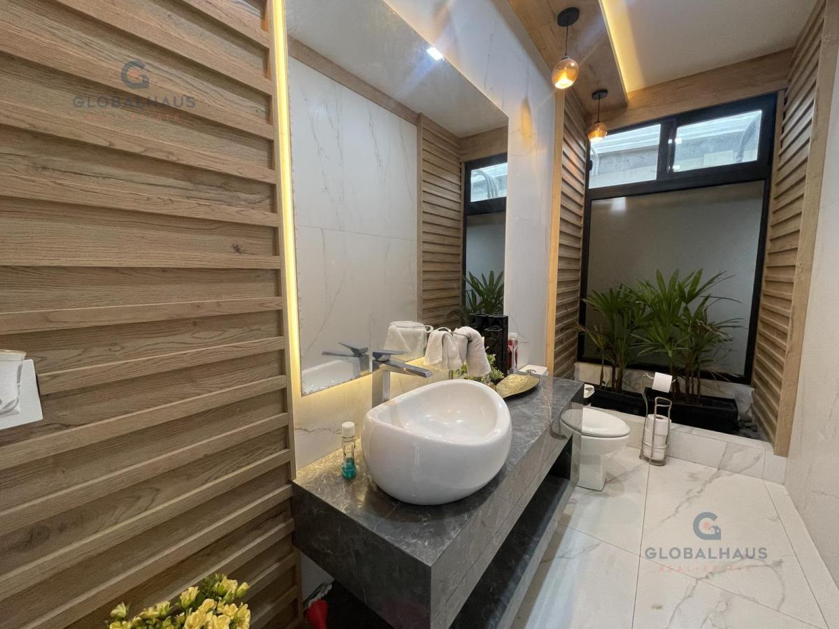 Venta de Casa en Isla Mocoli - Area Bbq Piscina con Cascada y Jacuzzi. My. Z. Guayas — imagen 8