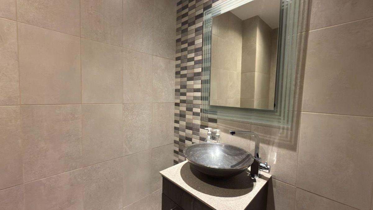 Departamento de Venta, Duplex, 3 Dorm., Estudio. Av Eloy Alfaro y Catalina Aldaz — imagen 7