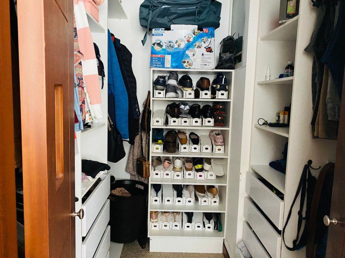 Departamento Moderno con Balcon de Venta Sector El Bosque de Oportunidad — imagen 3