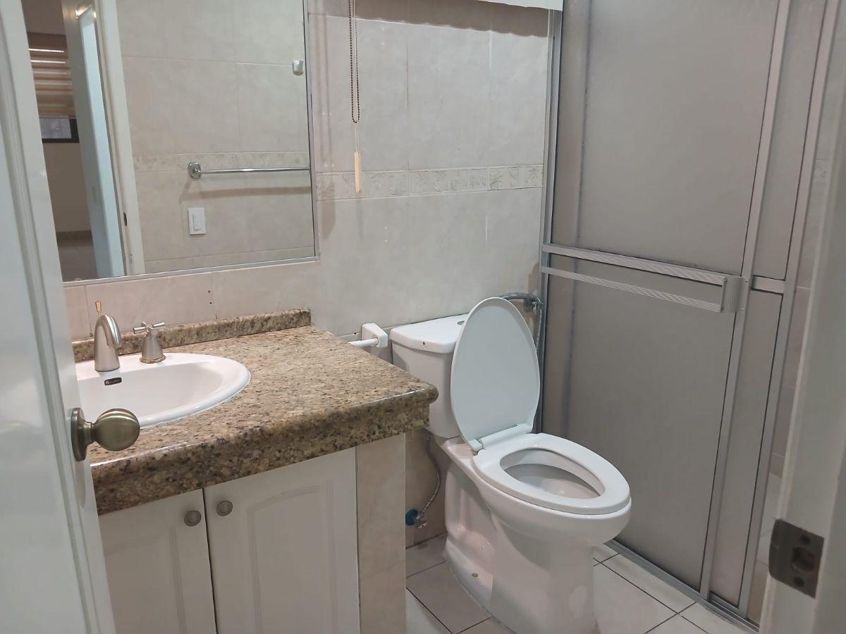 7416. Porton, Vendo Departamento 3 Dorm. $155.000. Guayas — imagen 4