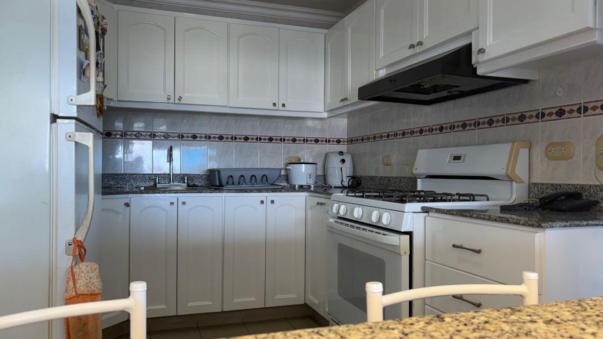 Vendo Departamento en Edificio Riviera del Mar salinas, Chipipe — imagen 9