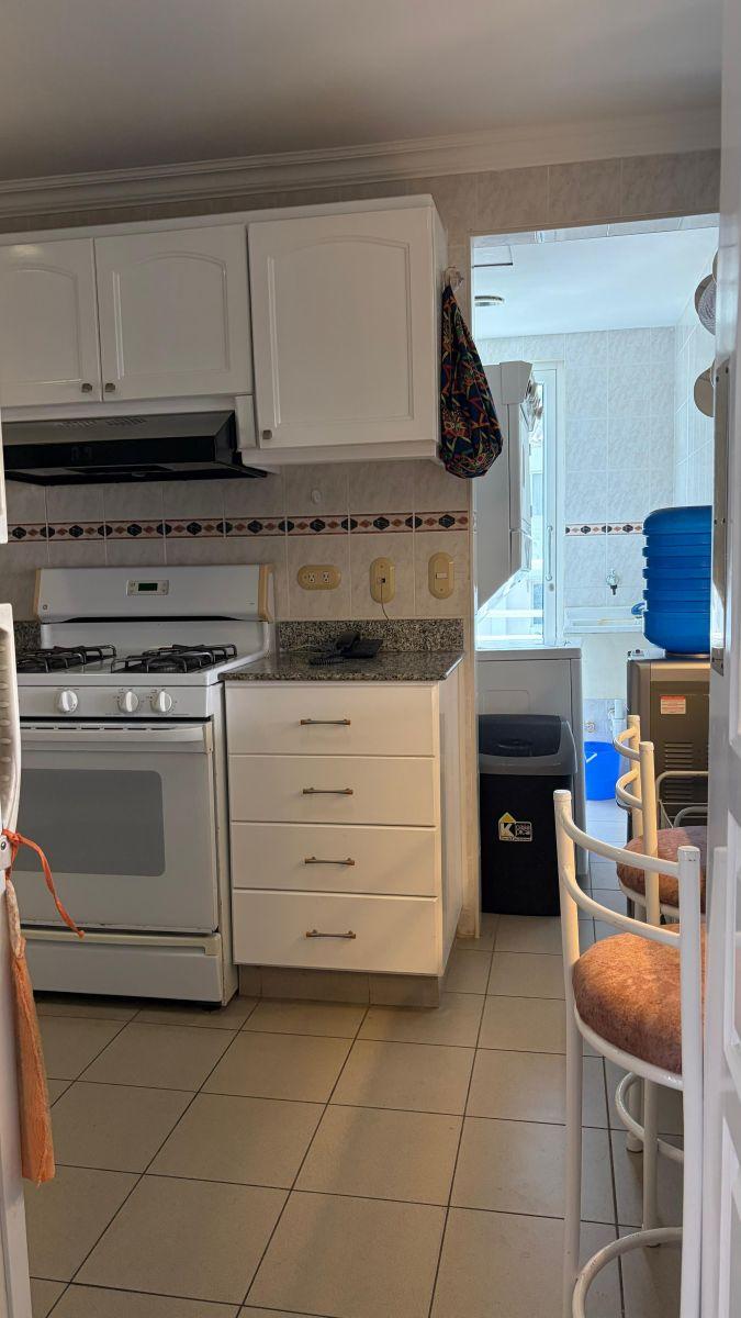 Vendo Departamento en Edificio Riviera del Mar salinas, Chipipe — imagen 4