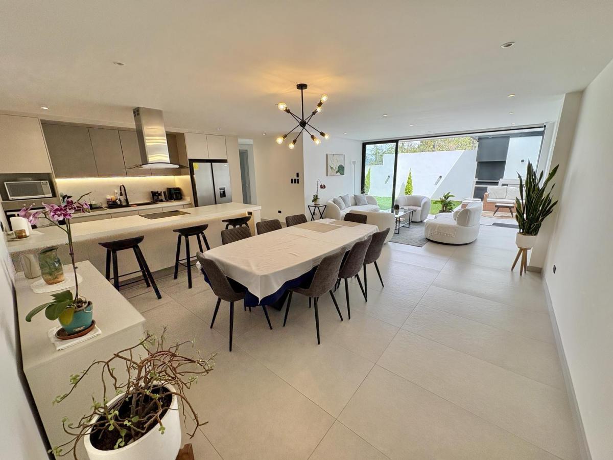 Departamento Nuevo con Patio y Balcón de Venta en Cumbaya Sector Yanarazapata — imagen 10