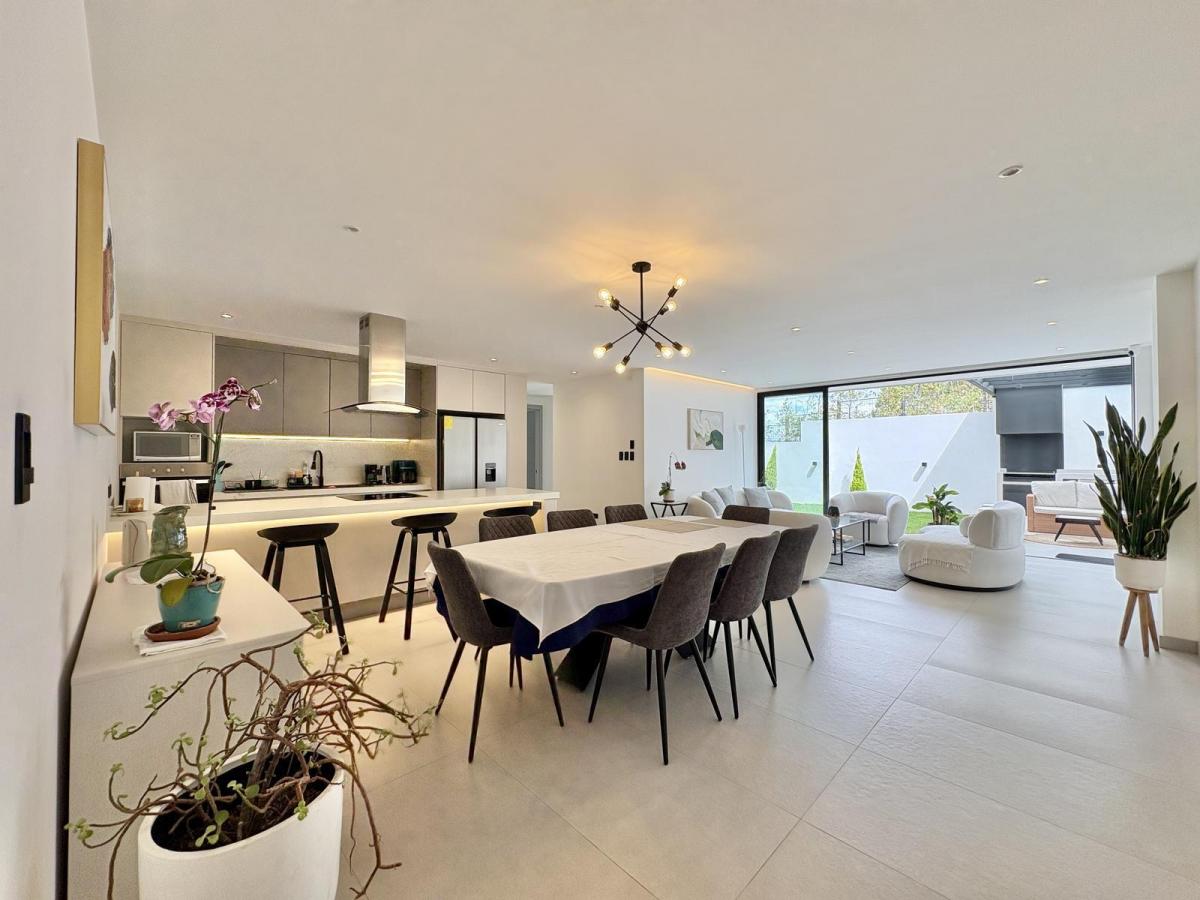 Departamento Nuevo con Patio y Balcón de Venta en Cumbaya Sector Yanarazapata — imagen 8