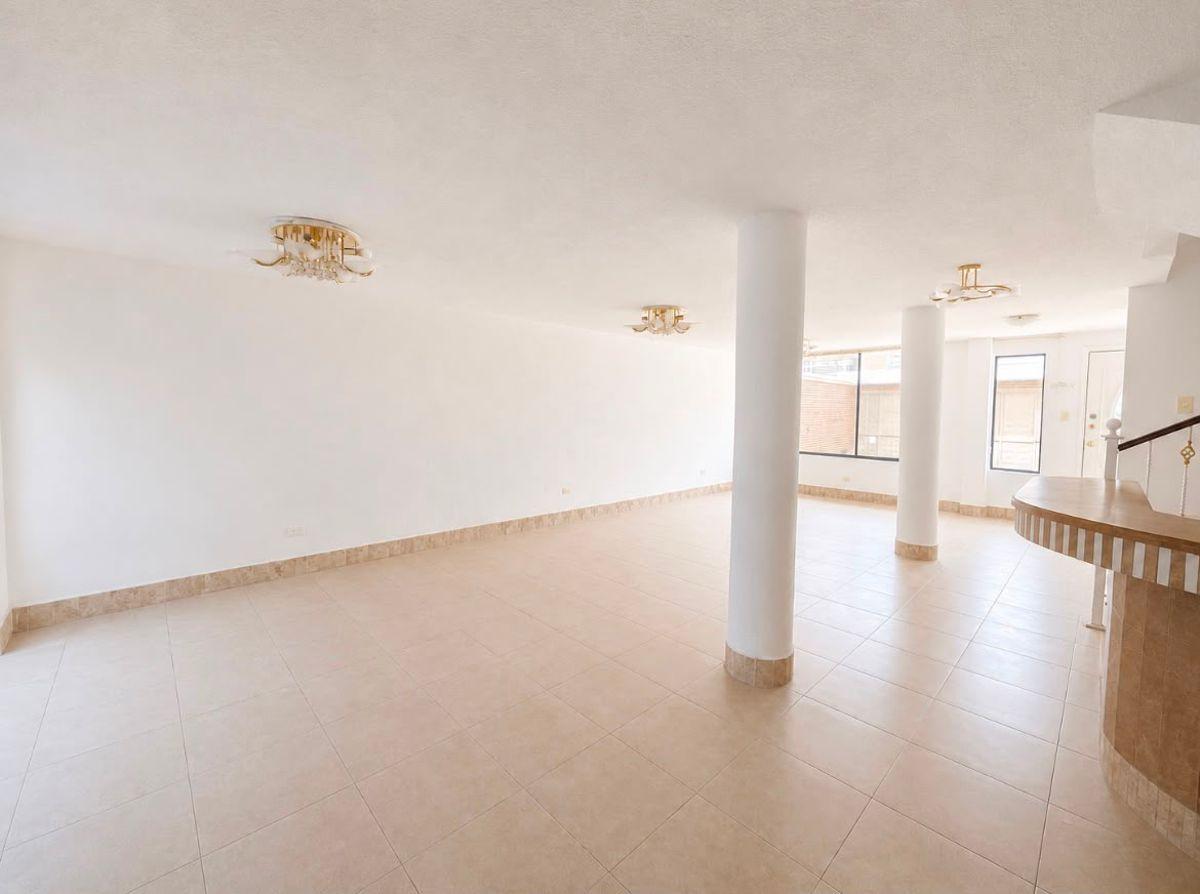 ¡Gran Oportunidad! Casa en Venta en El Valle de Los Chillos Dentro de Urbanización Privada — imagen 7