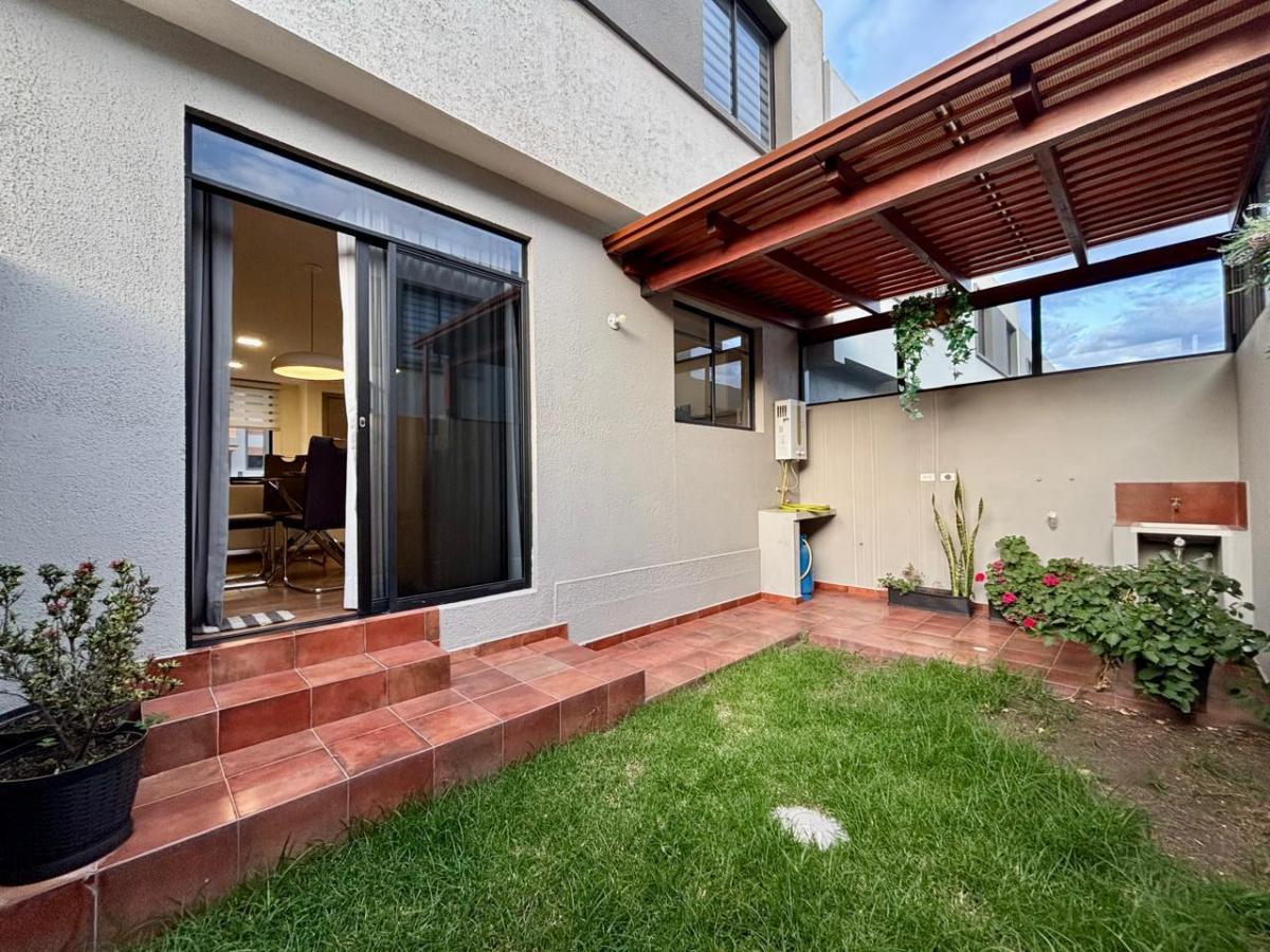 Casa en Venta Conjunto Privado - Pomasqui — imagen 6
