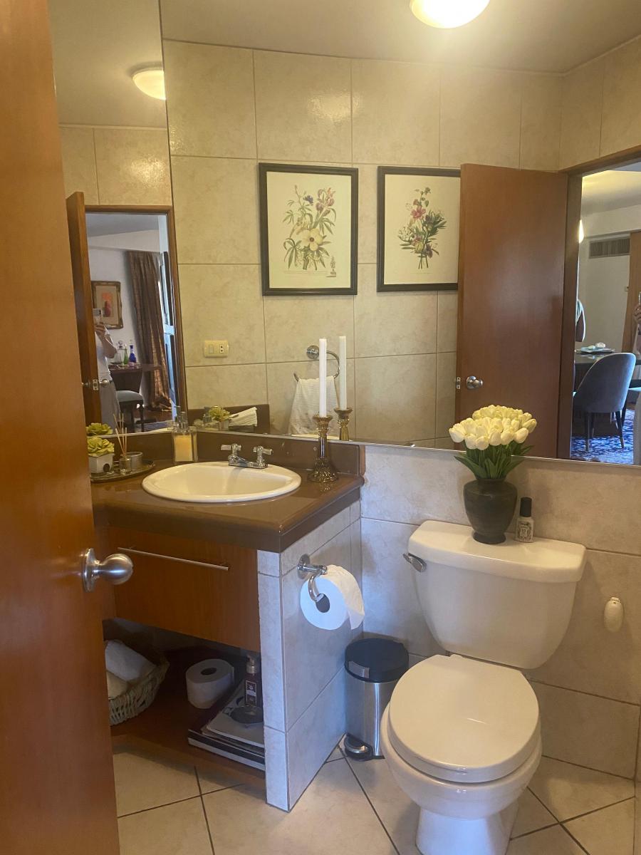 Vendo Departamento en Urdesa Central, Guayas — imagen 9