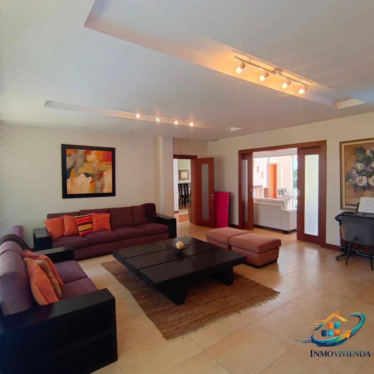 Venta, Casa con 1.100 m² de Terreno, 4 Habitaciones, Urbanización Exclusiva en Tumbaco — imagen 6
