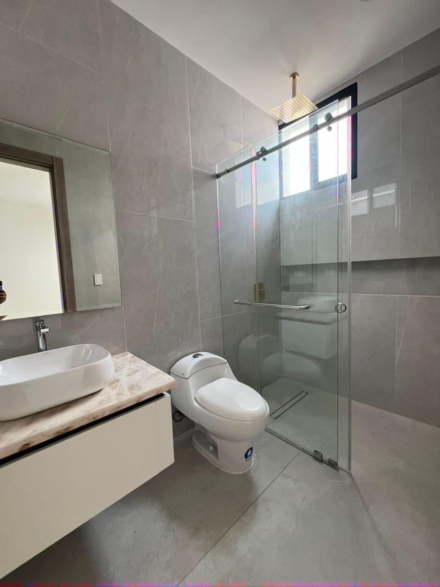 Casa de 550 m² con 4 Habitaciones en Venta en Mocoli, Guayas — imagen 8
