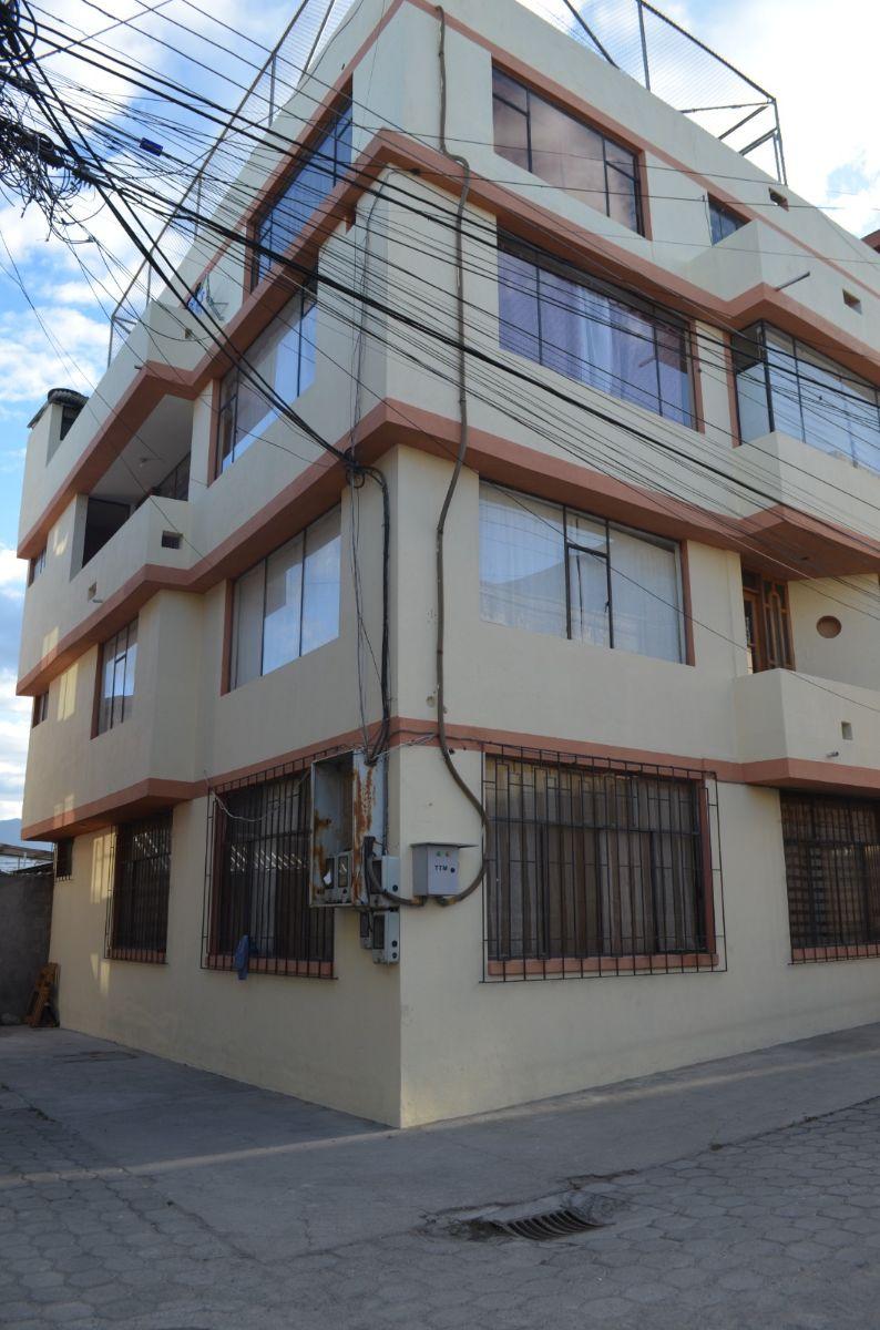 Casa de 160 m² con 13 Dorm. en Venta en Calderón, Sector Santa María Giovanni Calles — imagen 9