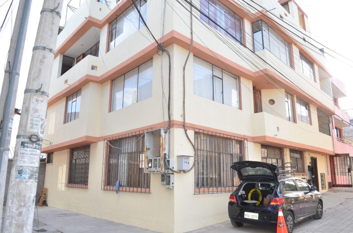 Casa de 160 m² con 13 Dorm. en Venta en Calderón, Sector Santa María Giovanni Calles — imagen 3