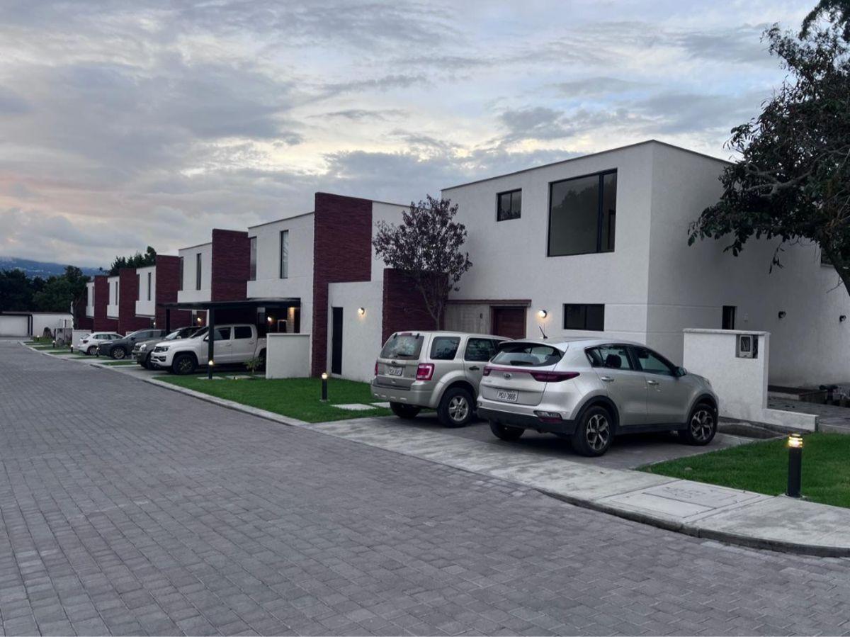Vendo Hermosa Casa a Estrenar Independiente Dormitorio Master en Planta Baja, Doble Seguridad — imagen 8