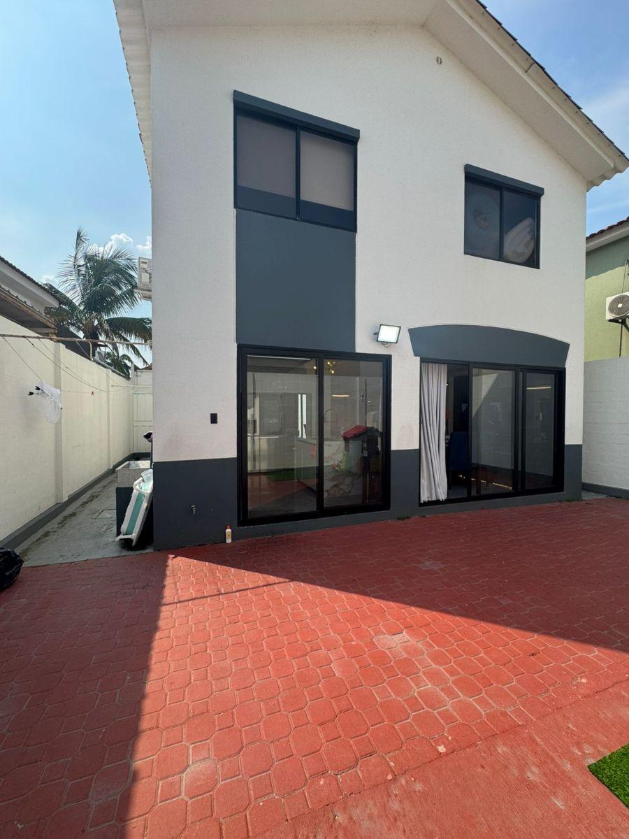 Casa de Lujo en Venta - Ciudad Celeste, Etapa La Serena, Guayas — imagen 3